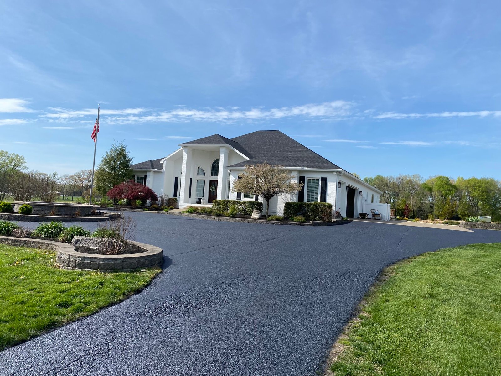 Residential driveway sealcoating in Newburgh Indiana