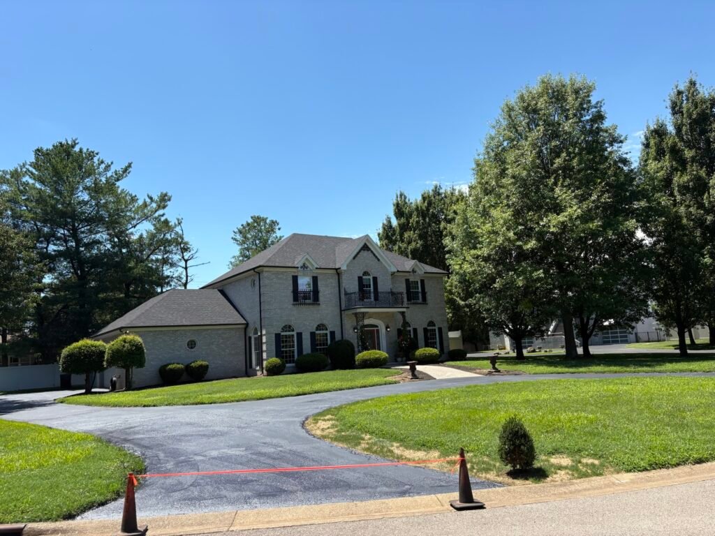 Completed driveway sealcoating project in Owensboro, Kentucky